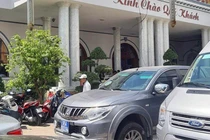 Xe biển xanh chở người đi ăn tiệc thôi nôi: Bí thư huyện Vị Thủy nói gì?