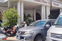 Xe biển xanh chở người đi ăn tiệc thôi nôi: Bí thư huyện Vị Thủy nói gì?