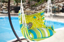 Mãn nhãn ghế đu ngoài trời màu mè trang trí nhà đẹp