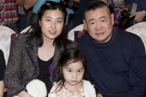 Chân dung tỷ phú bí mật mua kim cương quý tặng con gái