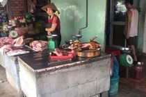 Kiểm tra chợ thịt chó lớn nhất TP.HCM, phát hiện nhiều chuyện “động trời”