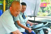 Cựu triệu phú sa cơ, chuyển nghề lái xe bus