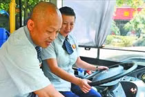 Cựu triệu phú sa cơ, chuyển nghề lái xe bus