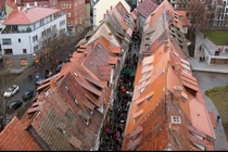 Những khu chợ độc đáo nằm trên cây cầu