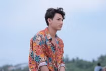 “Cười rụng răng” với loạt sao nam Việt mặc áo hoa hòe sặc sỡ 