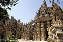 Tận mục nhà kỳ dị xây 33 năm từ sỏi đá