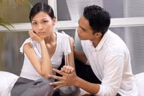 Vô tình đọc báo mạng, phát hiện chồng xem World Cup trong nhà nghỉ 