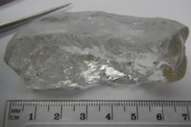 Phát hiện kim cương khủng nặng hơn 400 carat