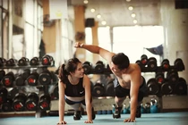 Lý giải vì sao phụ nữ tập thể thao thường xuyên sẽ giỏi "chuyện ấy"