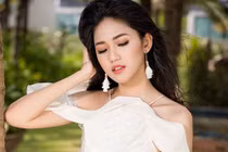 Gu thời trang sành điệu, đa dạng của Á hậu Thanh Tú