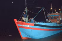 Thêm 2 tàu cá mất liên lạc trên biển