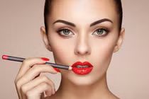 Cách tô son môi căng mọng như chuyên gia trang điểm