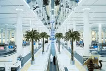 Cận cảnh sân bay bận rộn nhất thế giới