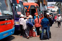 Đi lại dịp 30/4-1/5: Giá vé xe tăng từ 20%-40%