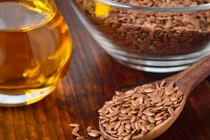 Biết lợi ích bất ngờ này, bạn sẽ ăn 1 thìa dầu hạt lanh mỗi ngày