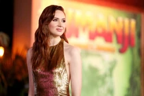 Bất ngờ phong cách thời trang gợi cảm của mỹ nhân đầu trọc trong Avenger