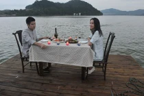 Trải nghiệm lãng mạn với nhà hàng nổi trên sông 