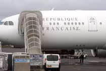 Những điều ít biết về chuyên cơ đắt tiền của Tổng thống Pháp