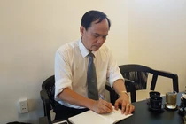 Cụ ông tuổi 80 nằng nặc đòi ly hôn vì nghi vợ ngoại tình