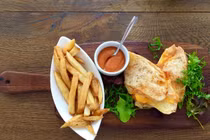 9 món ăn làm tăng huyết áp bạn cần tránh