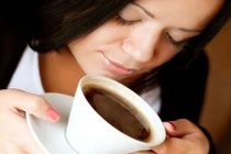 Tác dụng phụ không phải chị em nghiện cà phê nào cũng biết