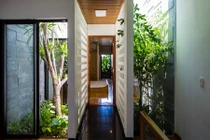 Ngôi nhà ở Đà Nẵng giống khu vườn nổi bật trên báo ngoại