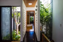 Ngôi nhà ở Đà Nẵng giống khu vườn nổi bật trên báo ngoại