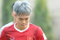 “Bí mật” sau mái tóc màu bạch kim của cầu thủ Văn Toàn 