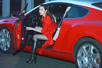 Nữ đại gia Việt “đốt” hàng chục tỷ một tháng là ai?