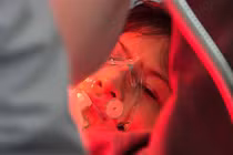 Cảnh sưởi ấm 12 nạn nhân vụ sập hầm ở bệnh viện