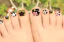 Những mẫu nail chân sành điệu hot nhất mùa hè này