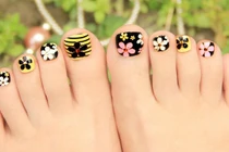 Những mẫu nail chân sành điệu hot nhất mùa hè này