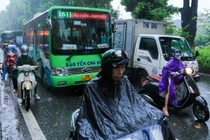 Dự báo thời tiết 12/8: Hà Nội tiếp diễn mưa to và giông
