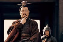 Tào Tháo dùng 2 từ nhìn thấu con người Gia Cát Lượng