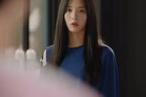 Hả hê chồng cũ đi cùng vợ mới vẫn không thể rời mắt khỏi tôi 