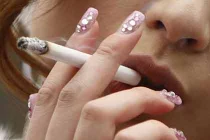 Anh: Phụ nữ mắc ung thư phổi nhiều hơn cả nam giới