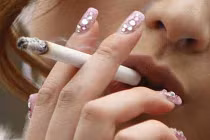 Anh: Phụ nữ mắc ung thư phổi nhiều hơn cả nam giới