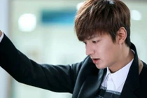 Đêm đầu bên nhau, tôi chết sững với hình xăm nơi ngực vợ 