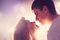 Đến nhà bạn gái mà không báo trước, tôi choáng váng quay về 