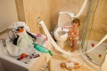 Hình ảnh này sẽ khiến bạn hối hận khi để lũ trẻ ở nhà một mình 