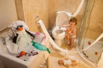 Hình ảnh này sẽ khiến bạn hối hận khi để lũ trẻ ở nhà một mình 