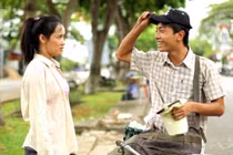 “Hot boy bán bánh giò” yêu say đắm Nhã Phương giờ ra sao?