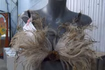 Triển lãm áo ngực vì bệnh nhân ung thư vú 