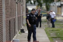 Trong 14 giờ ở Chicago: 44 phát đạn, 5 người thiệt mạng