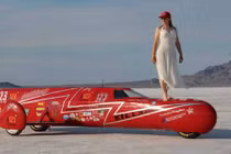 Ngỡ ngàng siêu mô tô điện chạy nhanh nhất thế giới 