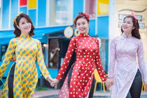 Những lưu ý giúp bạn chọn áo dài mặc Tết đẹp nhất