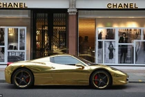 Đại gia mang Lamborghini Aventador mạ vàng 127 tỷ dạo phố