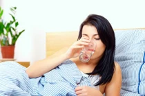 Uống nước ấm khi đói, điều bất ngờ gì xảy ra?