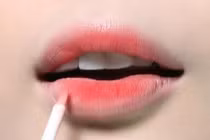 Video: Bí quyết tô son môi giống giới trẻ Hàn Quốc 