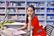 Mỹ nhân Việt làm giảng viên: Midu bị chụp lén, Ngân Anh lên chức sau 1 năm